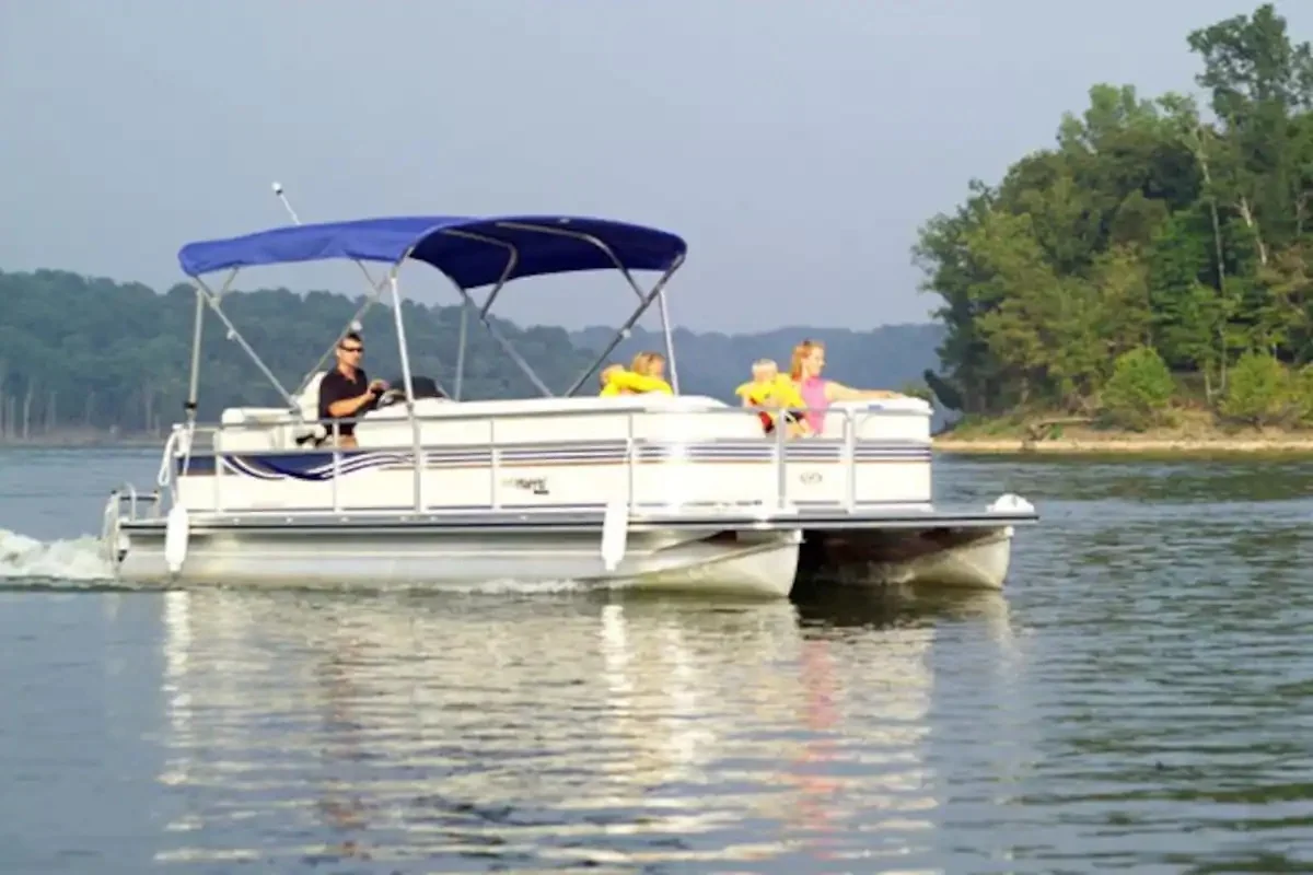 Boat on the lake